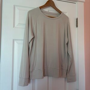 Cozy Earth Women's Long Sleeve Bamboo Crewneck Tee in Light Grey